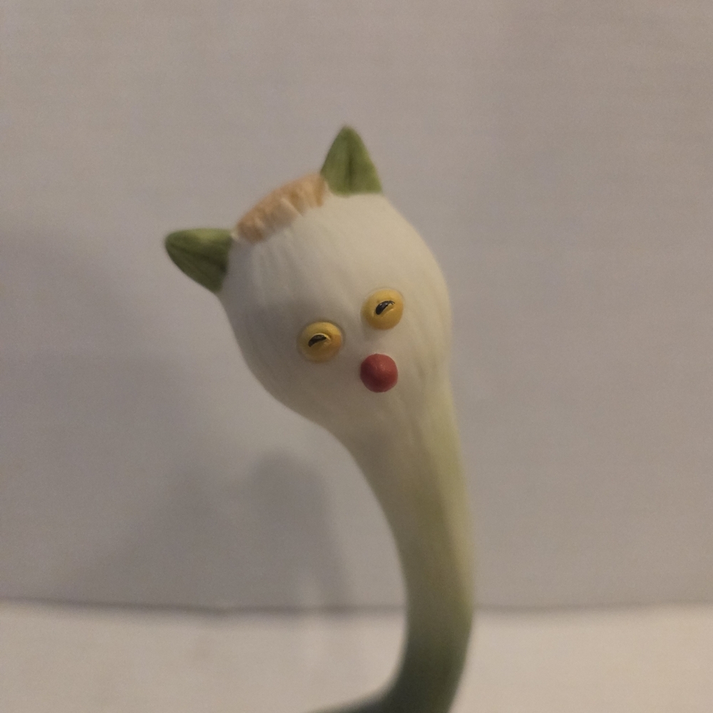 Vintage Enesco Home Grown Green Onion Cat Figurine Boho Bohemian Vegetable - Picture 2 of 9